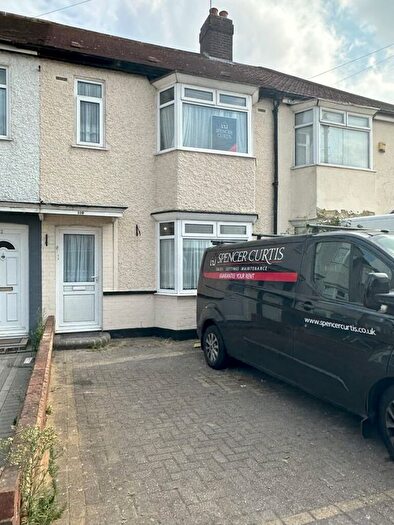 3 Bedroom Terraced House To Rent In Fencepiece Road, Barkingside, Essex, IG6