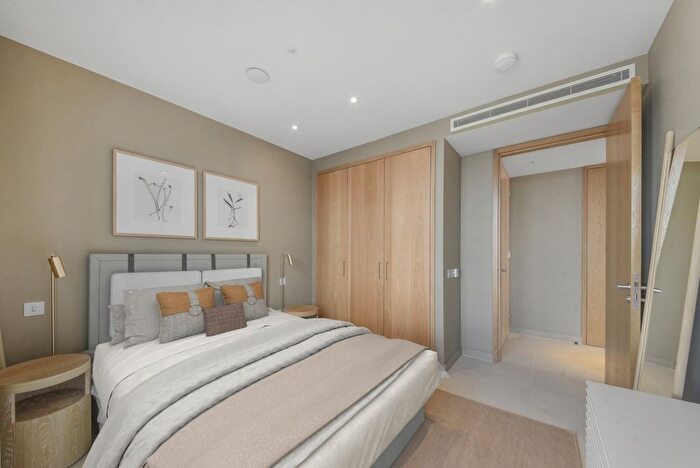 3 Bedroom Flat To Rent In Shard Place, London Bridge Street, SE1