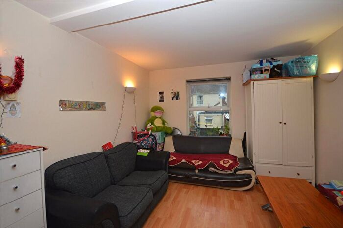 1 Bedroom Apartment To Rent In Milton Road, Swindon, Wiltshire, SN1