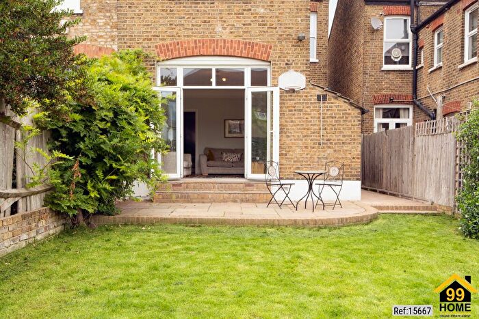 4 Bedroom Semi-Detached House For Sale In Casewick Road, London, SE27