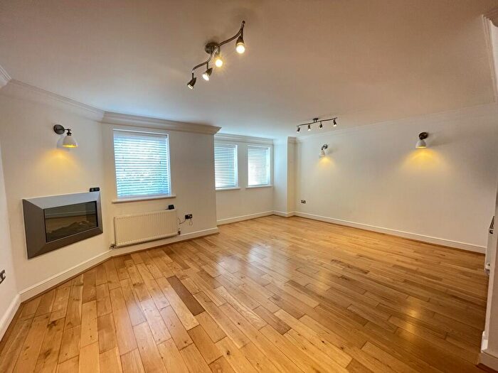2 Bedroom Apartment To Rent In Greestone Mount, Lincoln, LN2