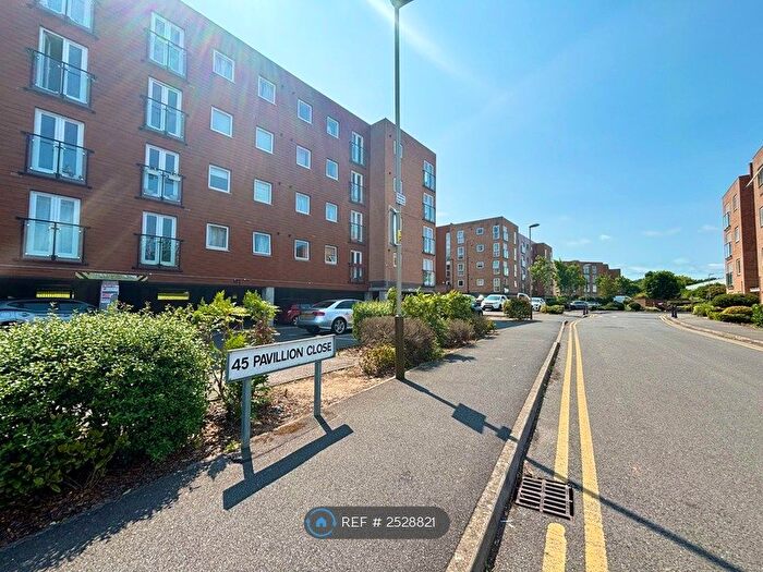 2 Bedroom Flat To Rent In Pavilion Close, Leicester, LE2