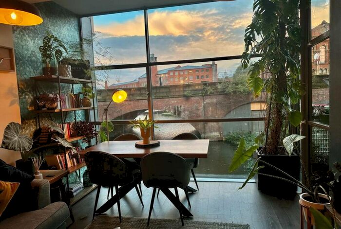 2 Bedroom Apartment To Rent In Deansgate Quay, Manchester, M3