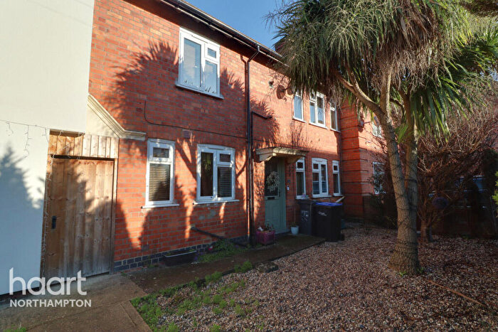 3 Bedroom Terraced House For Sale In Carlton Road, Northampton, NN2