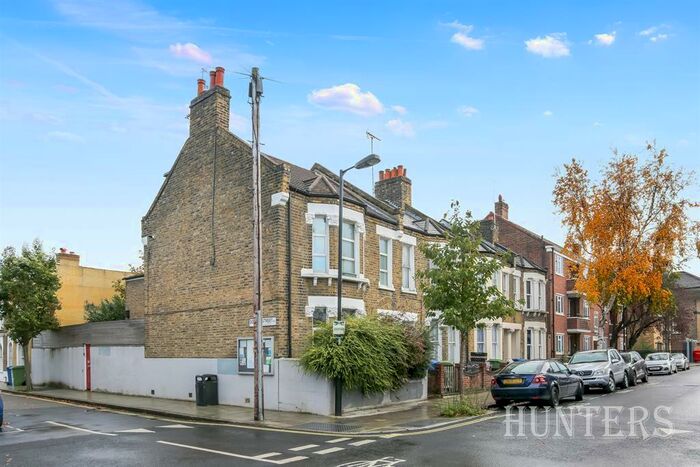 2 Bedroom Flat To Rent In Rainbow Street, London, SE5