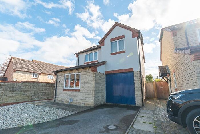 4 Bedroom Detached House For Sale In Minster Close, Bishops Cleeve, Cheltenham, GL52