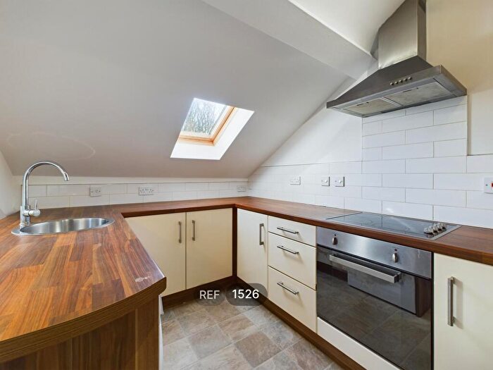 2 Bedroom Apartment To Rent In Lawns Court, The Lawns, Sutton, HU7