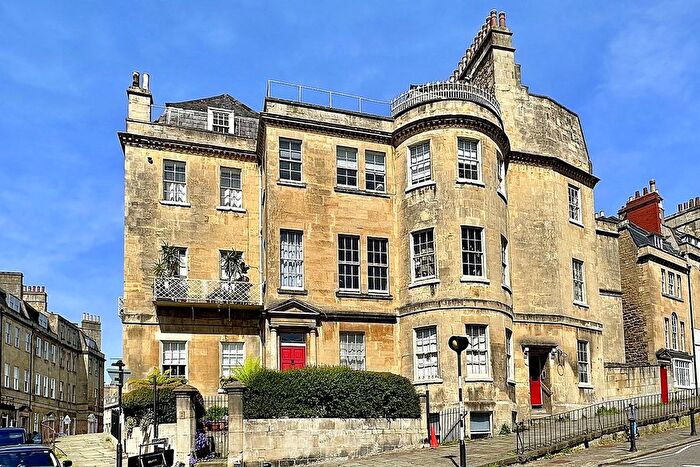 2 Bedroom Flat For Sale In Belvedere, Bath, BA1
