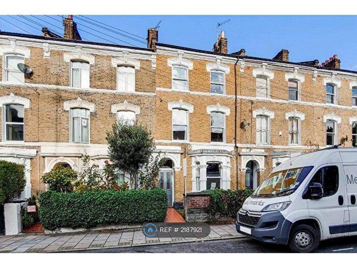 4 Bedroom Flat To Rent In Ferndale Rd, London, SW4