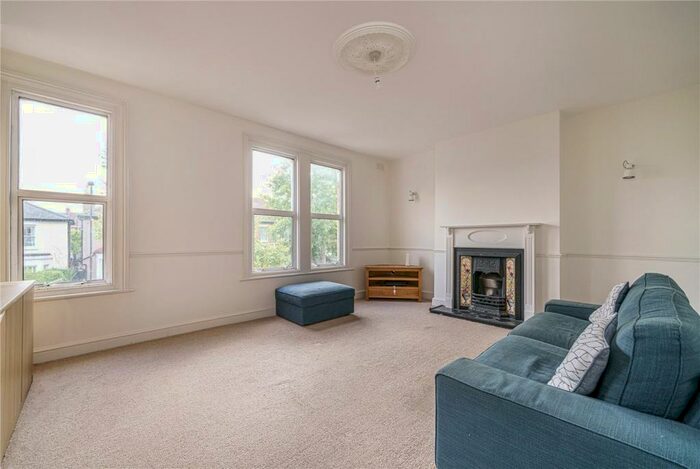 3 Bedroom Apartment To Rent In Barry Road, East Dulwich, London, SE22