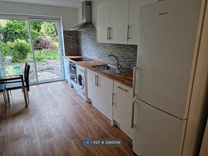 2 Bedroom Maisonette To Rent In Wokingham Road, Earley, Reading, RG6