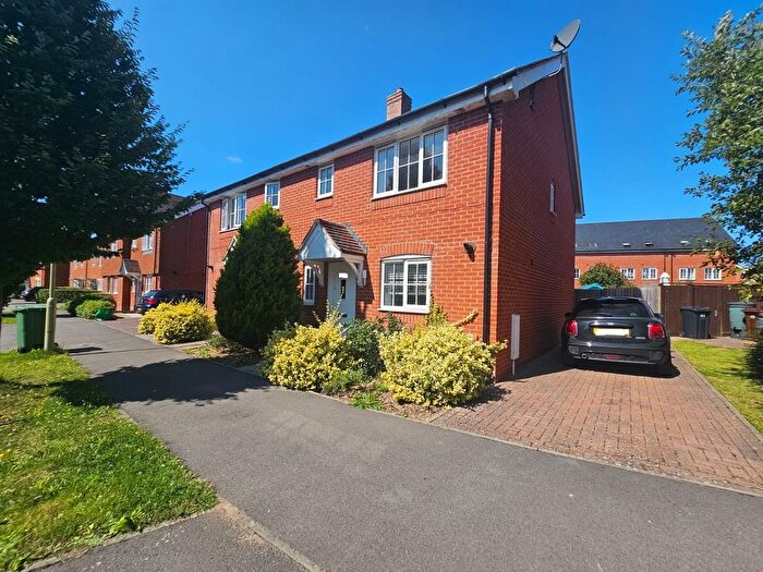 3 Bedroom Property To Rent In Cutforth Way, Romsey, SO51