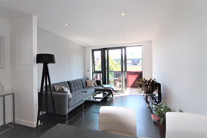 2 Bedroom Flat To Rent In Bovet Court, Harford Street, London, E1