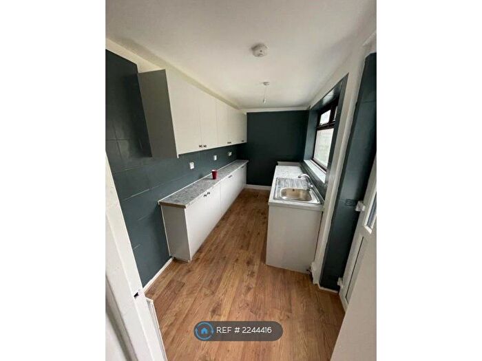 3 Bedroom Terraced House To Rent In Hardman Lane, Manchester, M35