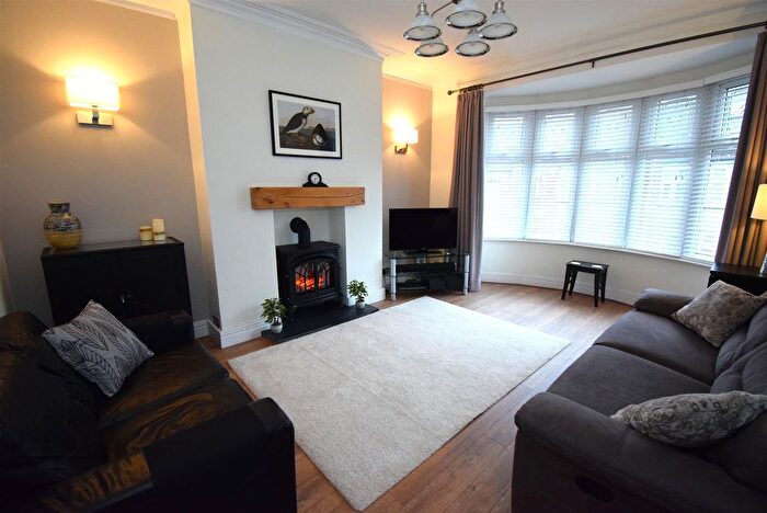 2 Bedroom Flat For Sale In Warwick Road, South Shields, NE34