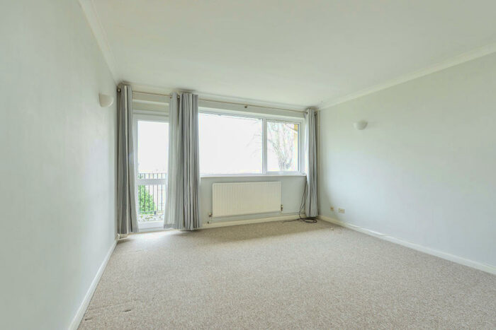 2 Bedroom Flat To Rent In Lansdown Grove Court, BA1