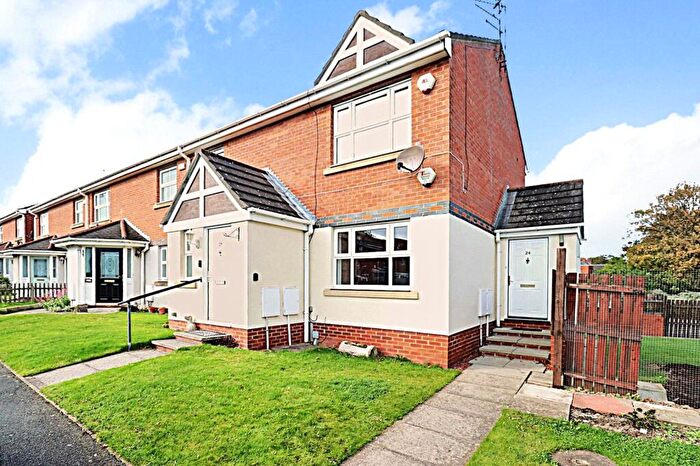 2 Bedroom Flat For Sale In Hillheads Court, Whitley Bay, Tyne And Wear, NE25