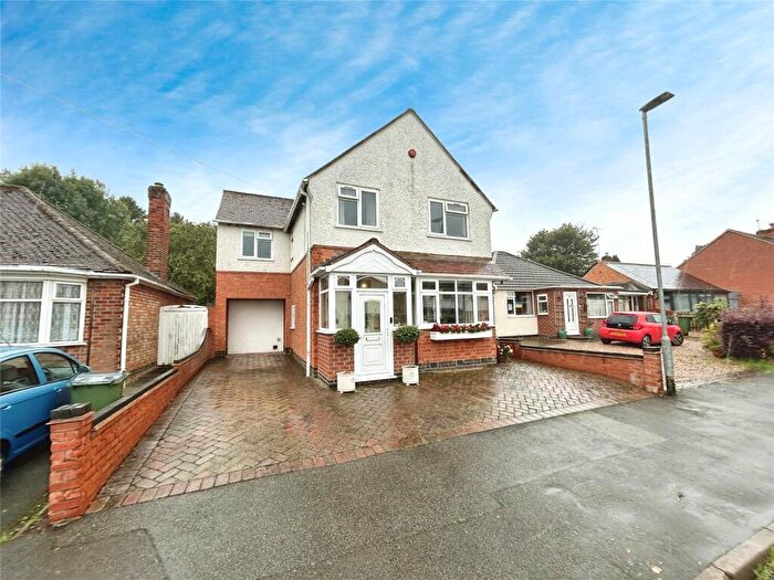 Detached House To Rent In Grange Drive, Glen Parva, Leicester, Leicestershire, LE2
