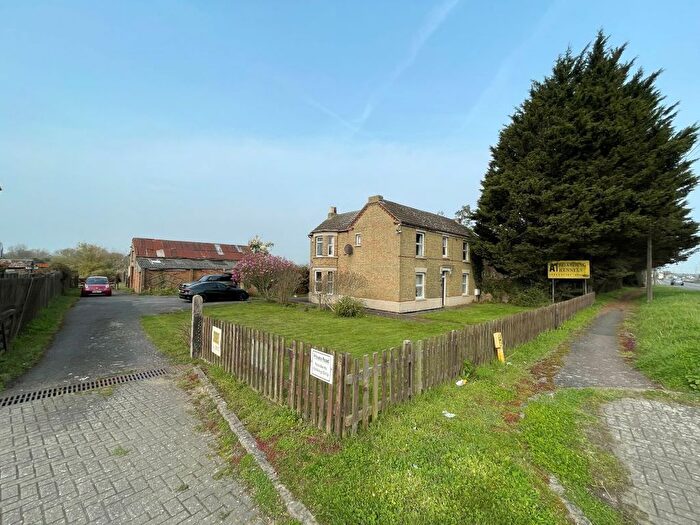 4 Bedroom Detached House For Sale In Popes Farm, Tempsford Road, Sandy, Bedfordshire, SG19