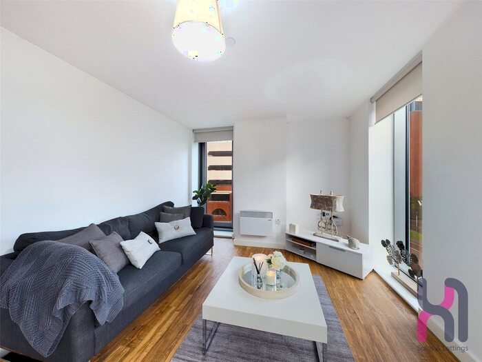 2 Bedroom Flat To Rent In Media City, Michigan Point Tower A, Michigan Avenue, Salford, M50