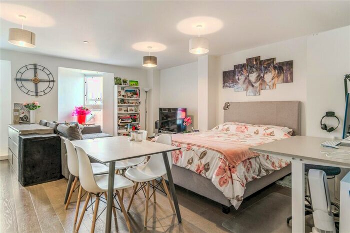 1 Bedroom Apartment For Sale In Regent Place, Sycamore Road, Amersham, Buckinghamshire, HP6