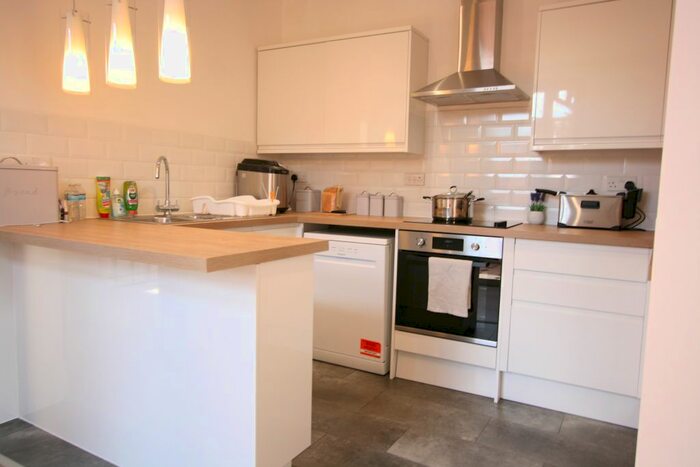 2 Bedroom Flat To Rent In Lowlands Road, Harrow-On-The-Hill, Harrow, HA1