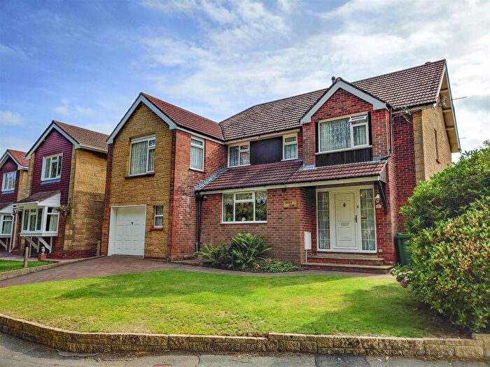 4 Bedroom Detached House For Sale In Donnington Drive, Shanklin, PO37