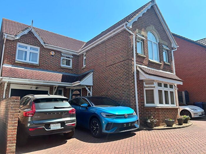 4 Bedroom Detached House For Sale In Grifon Road, Chafford Hundred, RM16