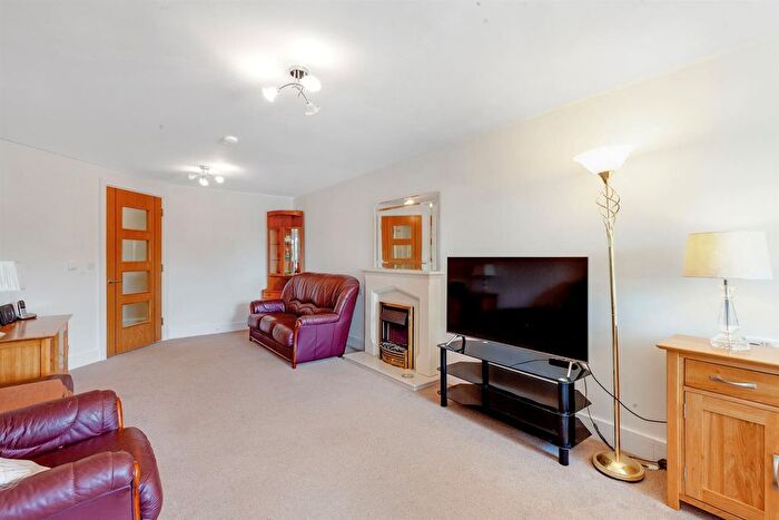 1 Bedroom Flat For Sale In High Street, Ongar, CM5