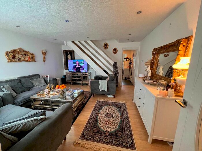 3 Bedroom Semi-Detached House To Rent In Rowlands Close, London, NW7