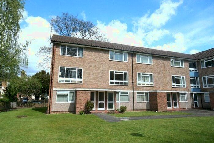 2 Bedroom Flat To Rent In Montpellier Court, St. Leonards Road, Windsor, Berkshire, SL4