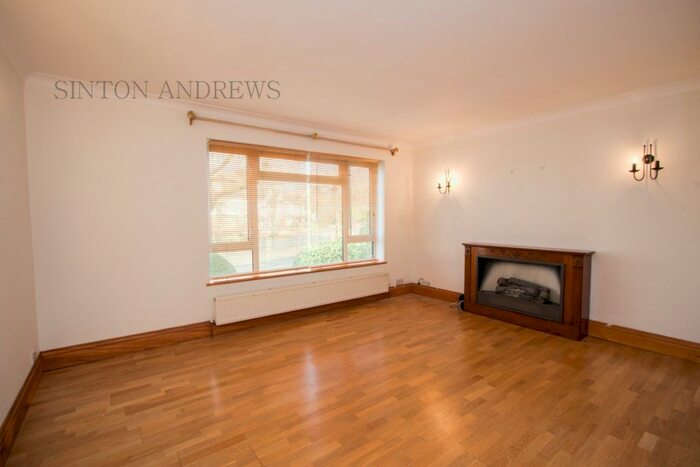 2 Bedroom Flat To Rent In Doran Court, Castlebar Park, Ealing, W5