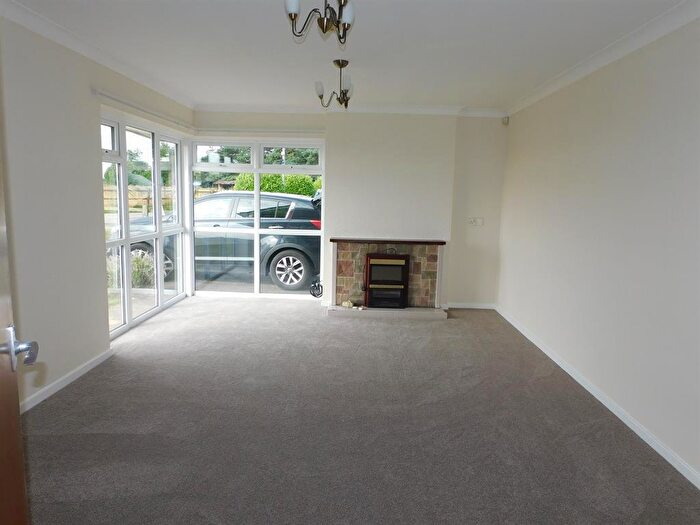 3 Bedroom Bungalow To Rent In Martin Common, Bawtry, DN10