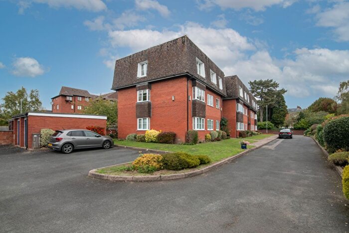 2 Bedroom Flat For Sale In New Road, Bromsgrove, B60