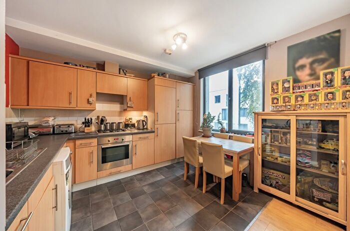 1 Bedroom Flat For Sale In Barton Court, Godstone Road, Whyteleafe, CR3