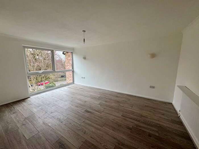 1 Bedroom Flat To Rent In Sutherland Close, Barnet, EN5