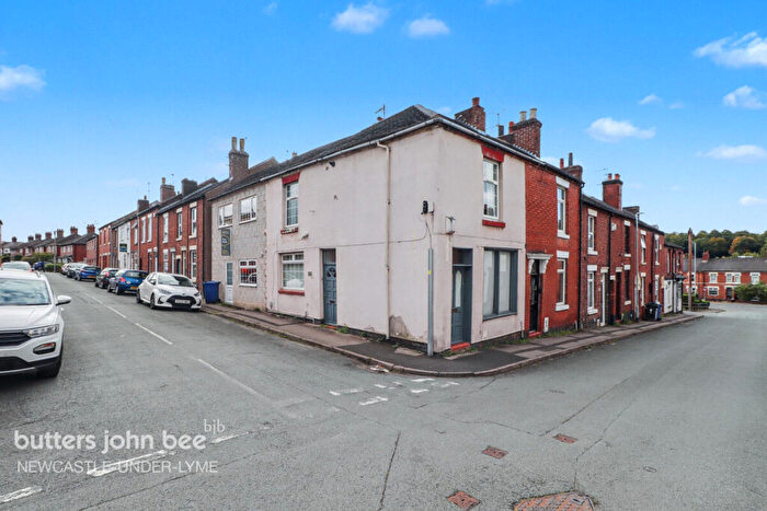 3 Bedroom End Of Terrace House For Sale In Harrison Street, Newcastle, ST5