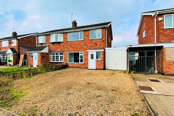 3 Bedroom Semi-Detached House For Sale In Huntsmans Dale, East Goscote, LE7