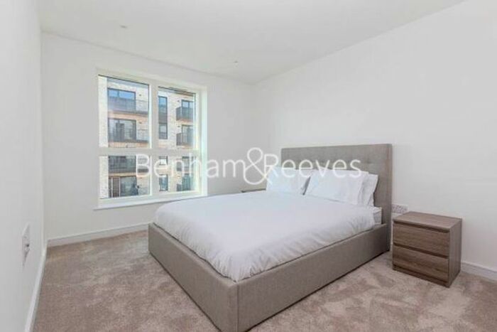 2 Bedroom Flat To Rent In Accolade Avenue, Southall, UB1