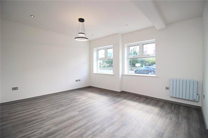 1 Bedroom Apartment To Rent In London Road, Westcliff-on-Sea, Essex, SS0