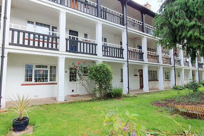 2 Bedroom Flat To Rent In Christ Church Mount, Epsom, KT19