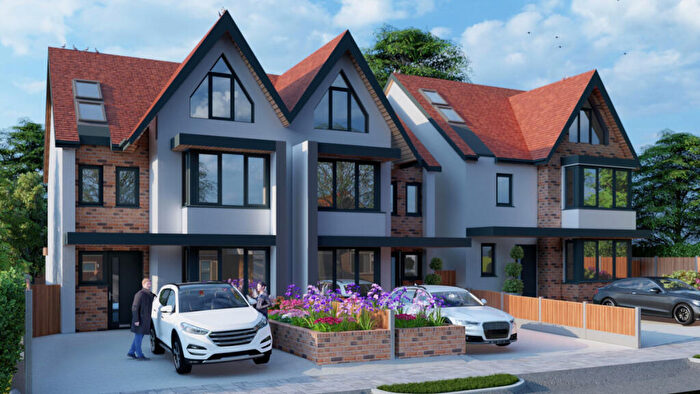 4 Bedroom Semi-Detached House To Rent In Picketts Avenue, Leigh-on-sea, SS9