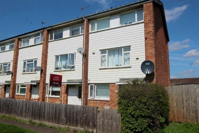 1 Bedroom Studio To Rent In Thornhill, Briar Hill, Northampton, NN4