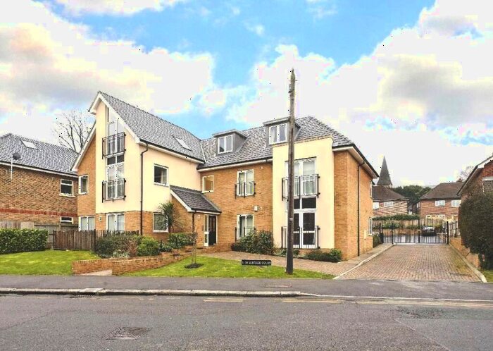 2 Bedroom Apartment To Rent In West Street, Sutton, SM1