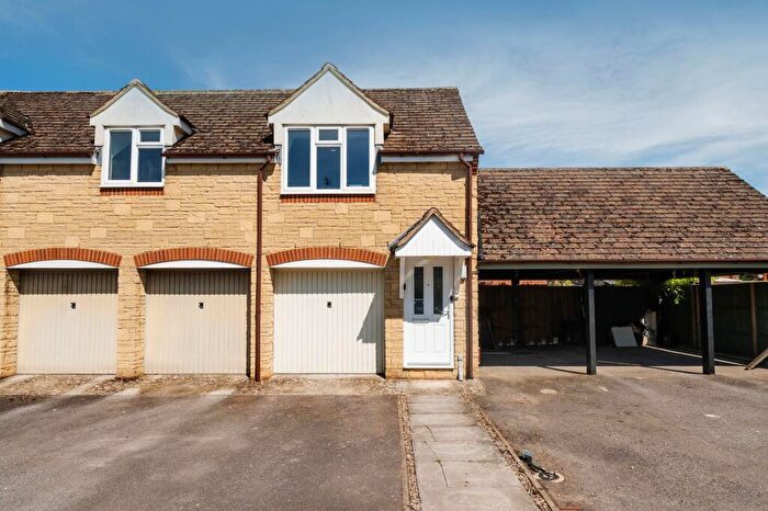 2 Bedroom Flat To Rent In Cotsmore Close, Moreton-In-Marsh, GL56