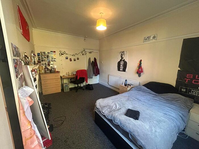 7 Bedroom House To Rent In Saint Michael's Crescent, Leeds, LS6