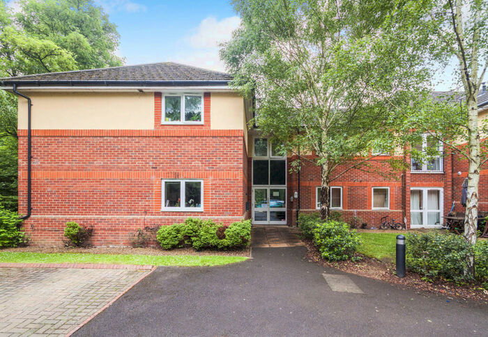 2 Bedroom Apartment To Rent In St. Marys Way, Guildford, GU2