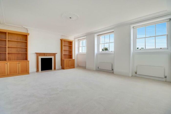 4 Bedroom Flat To Rent In Cambridge Terrace, Regents Park, NW1