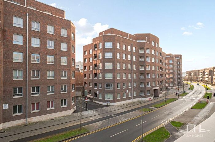 2 Bedroom Flat For Sale In Lottage Mansions, Barking, IG11