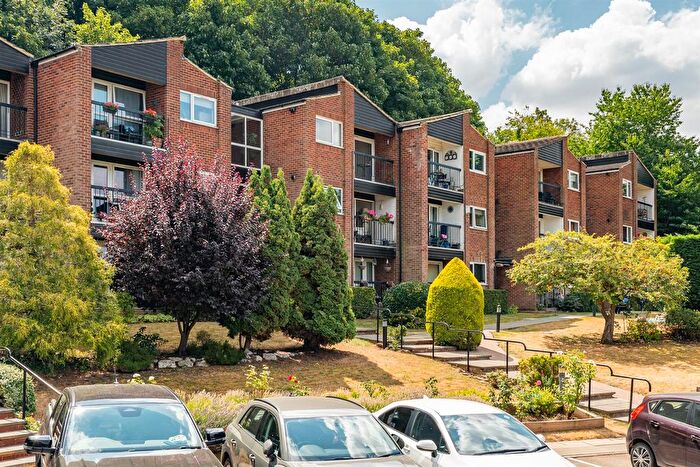 2 Bedroom Flat For Sale In The Spinney, Hertford, SG13